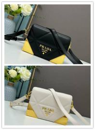 Picture of Prada Lady Handbags _SKUfw138434055fw